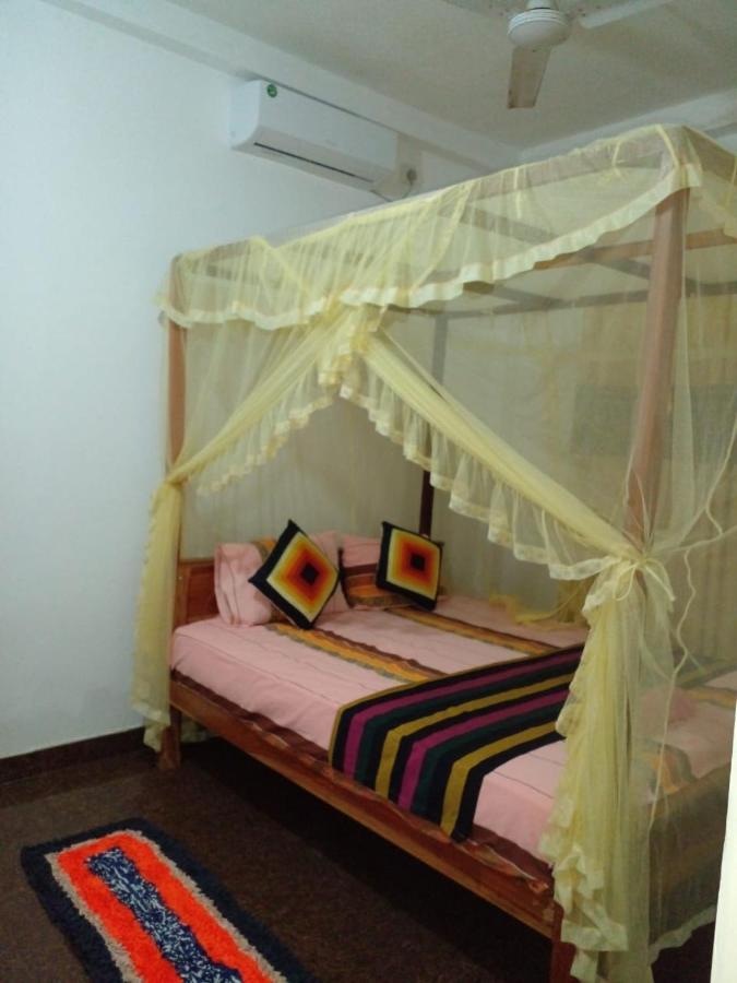 Pradeep Guest House Мириса Екстериор снимка